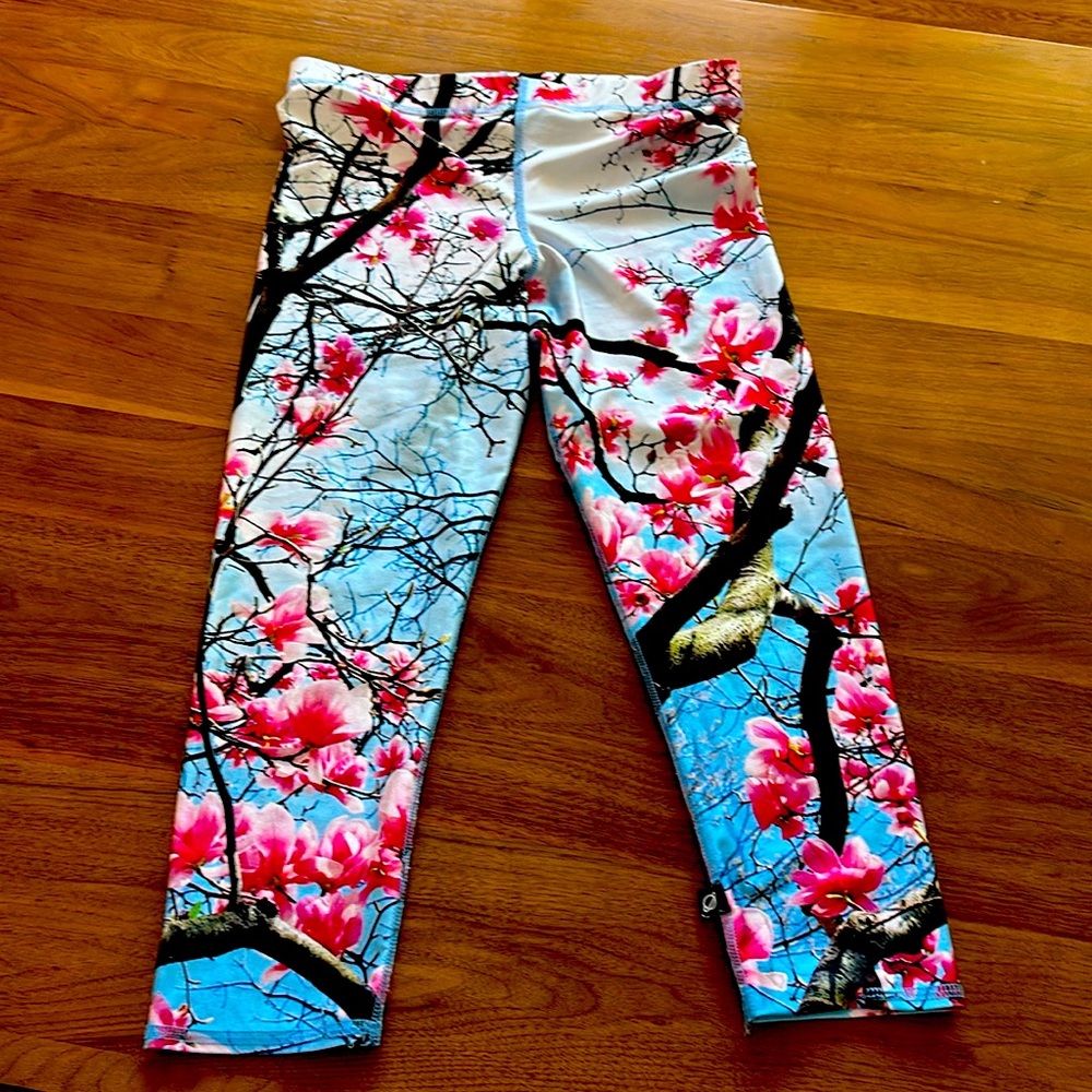 Terez cropped cherry blossom, print workout leggings